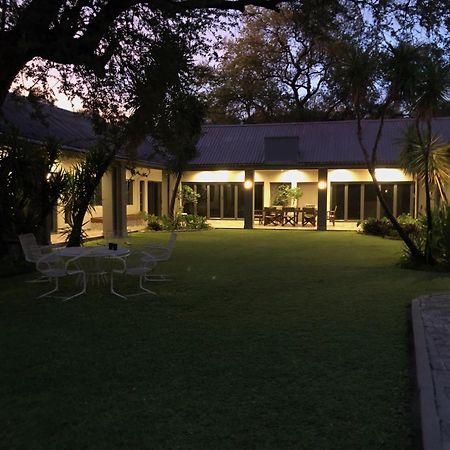 Riverise Guesthouse Maun ภายนอก รูปภาพ