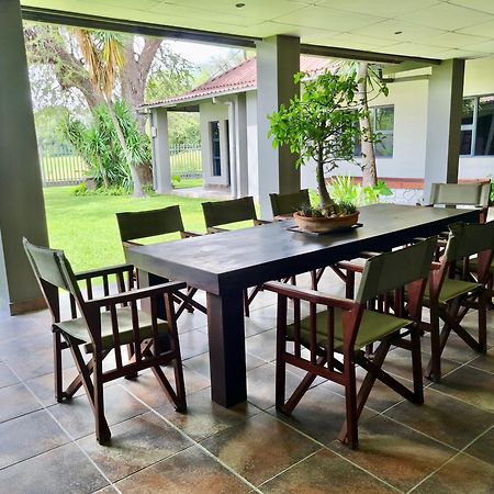 Riverise Guesthouse Maun ภายนอก รูปภาพ
