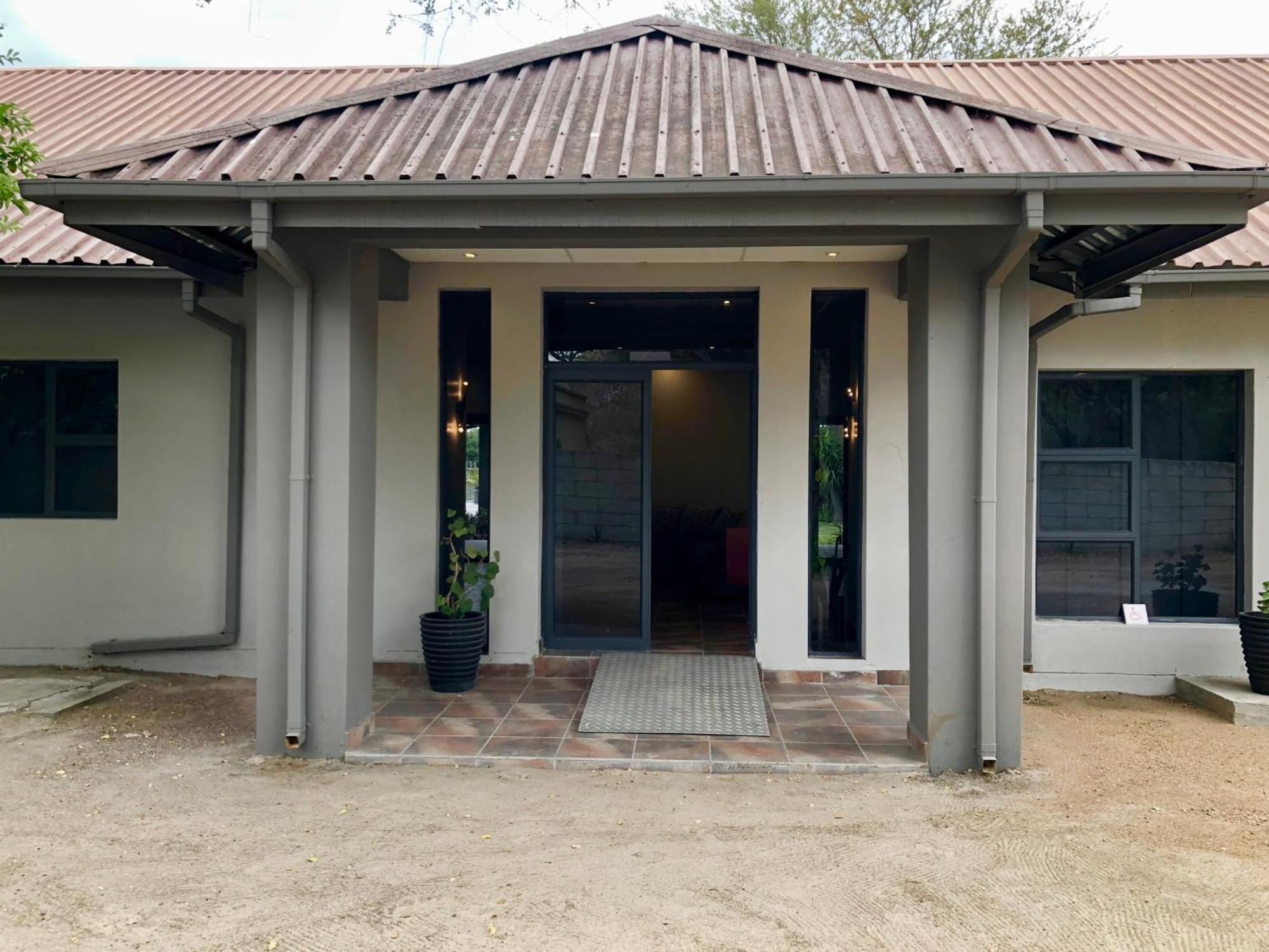 Riverise Guesthouse Maun ภายนอก รูปภาพ